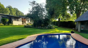 Rosedale Self Catering Cottage with pool and large entertainment BBQ area